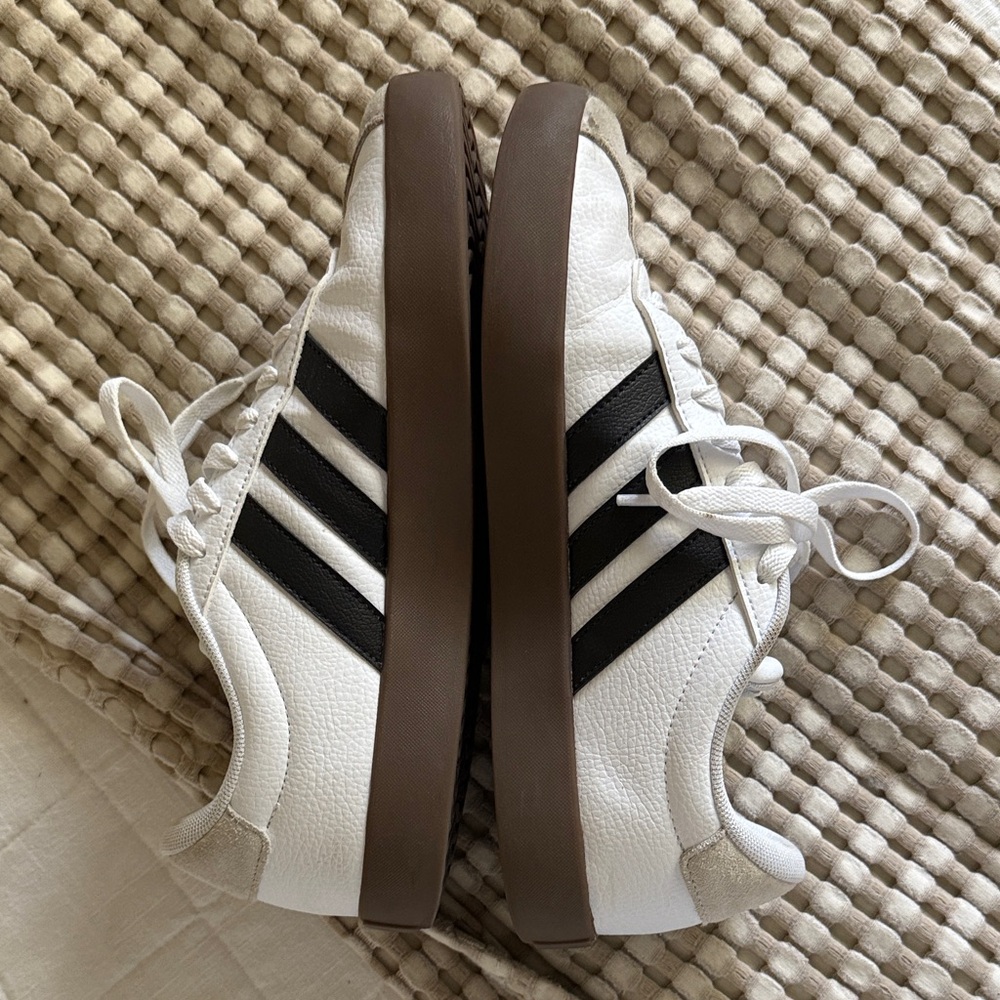 Adidas Classic White and Black Trainers - Picture 2 of 2